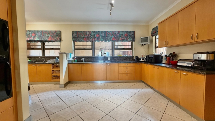 3 Bedroom Property for Sale in Mountainside Western Cape